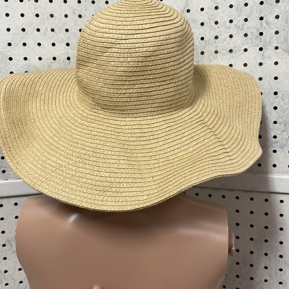 J.Crew beach hat - Picture 10 of 10